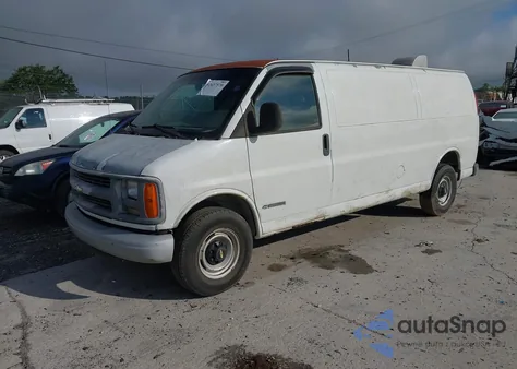 2001 Chevrolet Express from USA, damaged, VIN 1GCHG39RX11108817